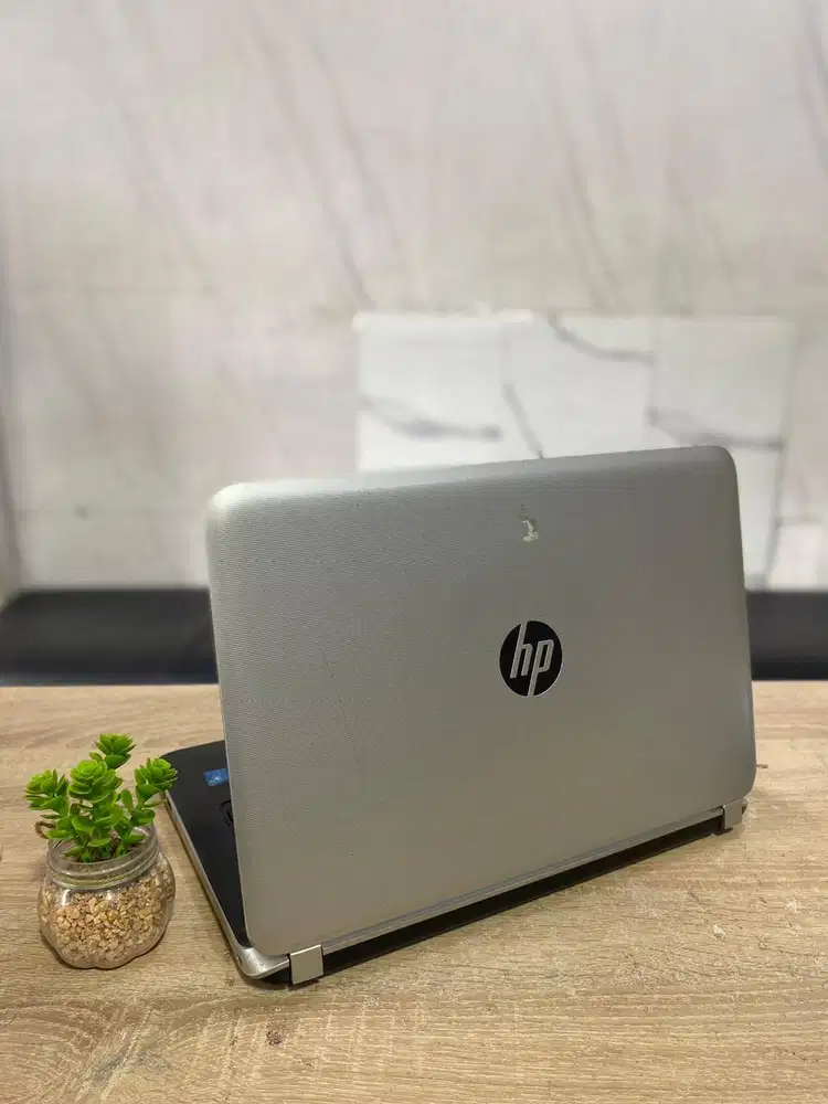 HP PAVILION 14 	INTEL CORE I5-5200U RAM 4 GB HDD 750 GB