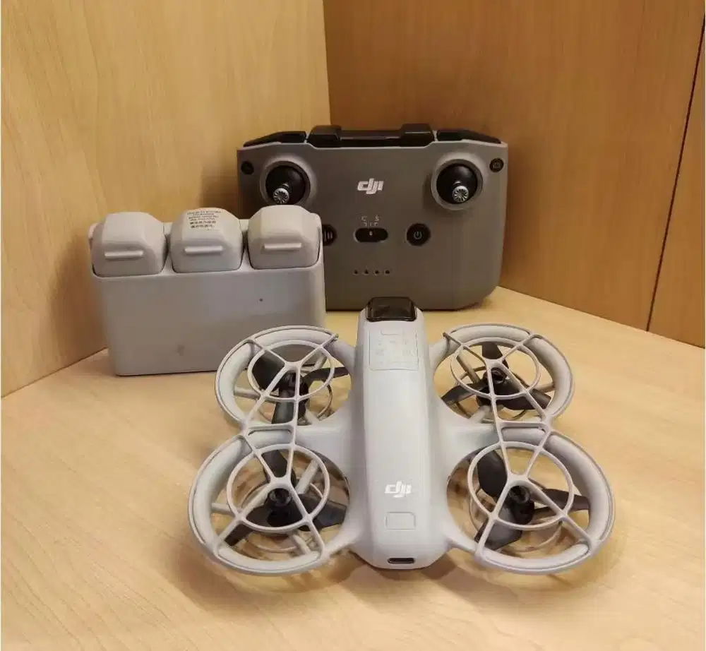 DJI NEO Fly More Combo