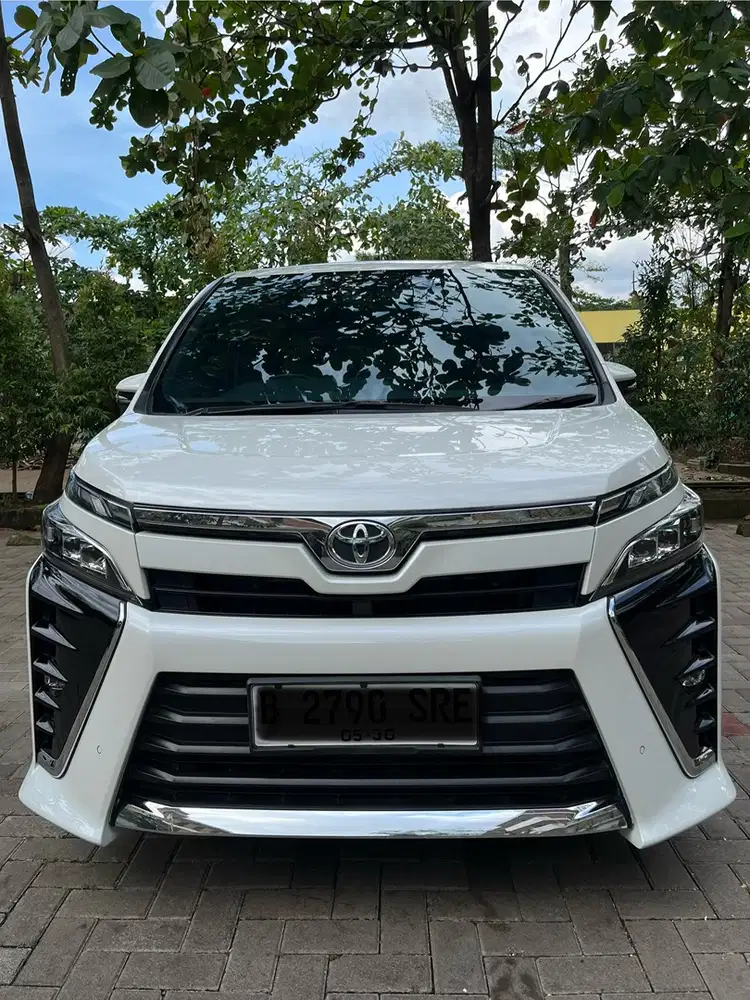 Toyota Voxy 2020 Bensin