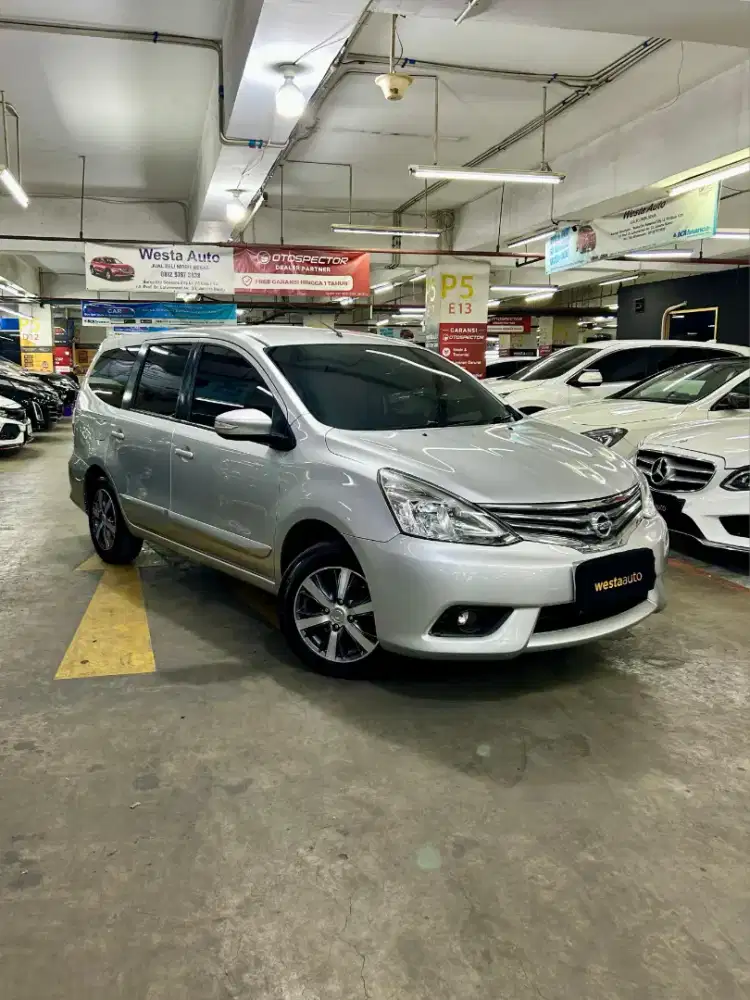 Low KM Nissan Grand Livina XV 1.5 AT 2017 Matic 2018 SV Ultimate