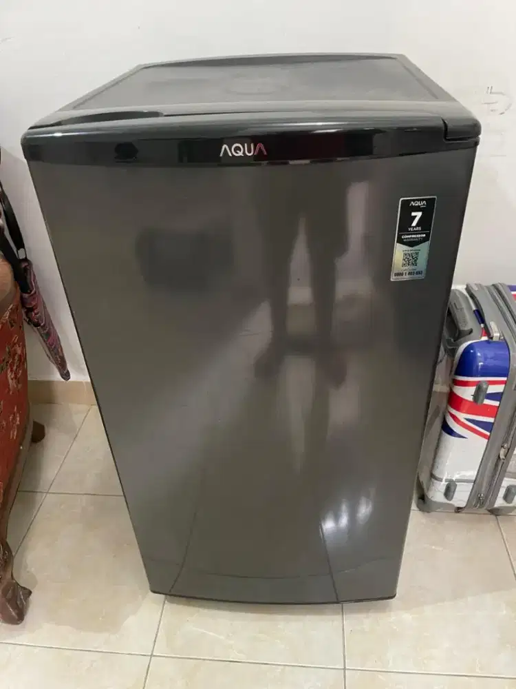 Dijual kulkas 1 pintu mrek Aqua