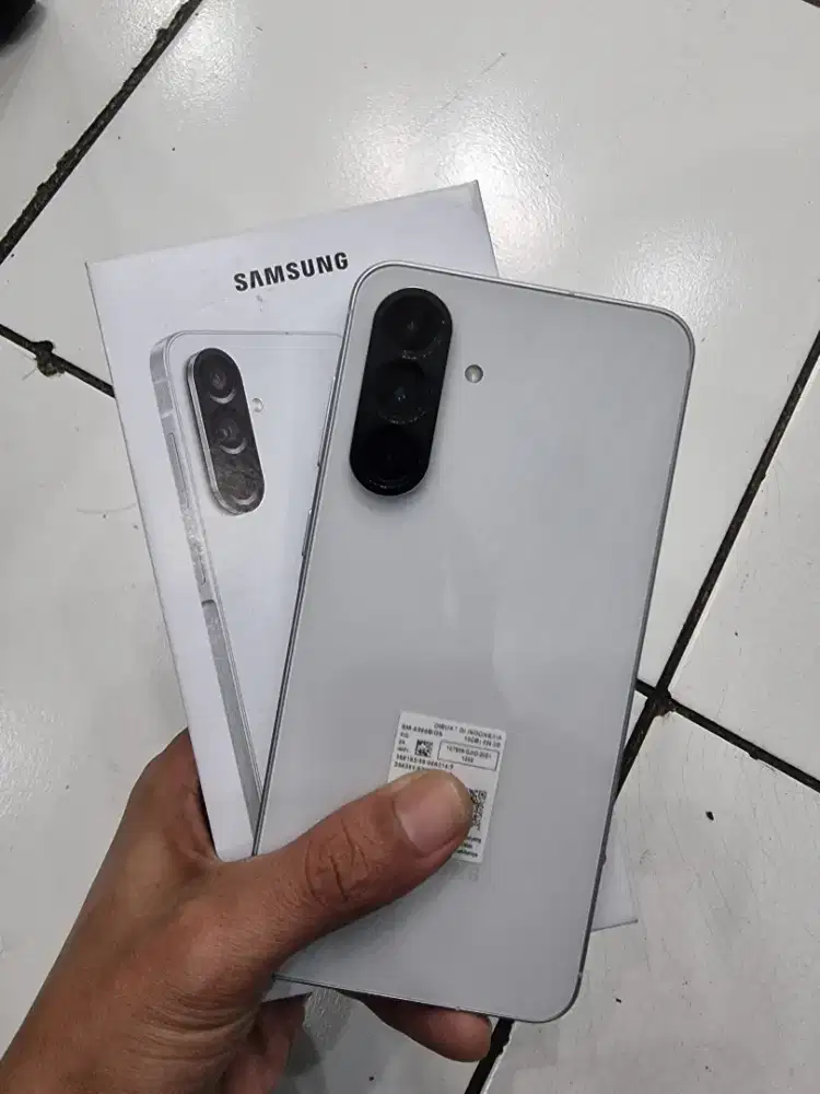 Samsung A56 5G 12/256 GB Garansi mei 2026