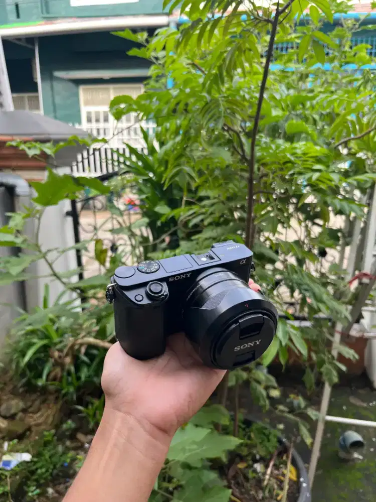 Sony A6000 Lensa Fix Sony 35mm F1.8