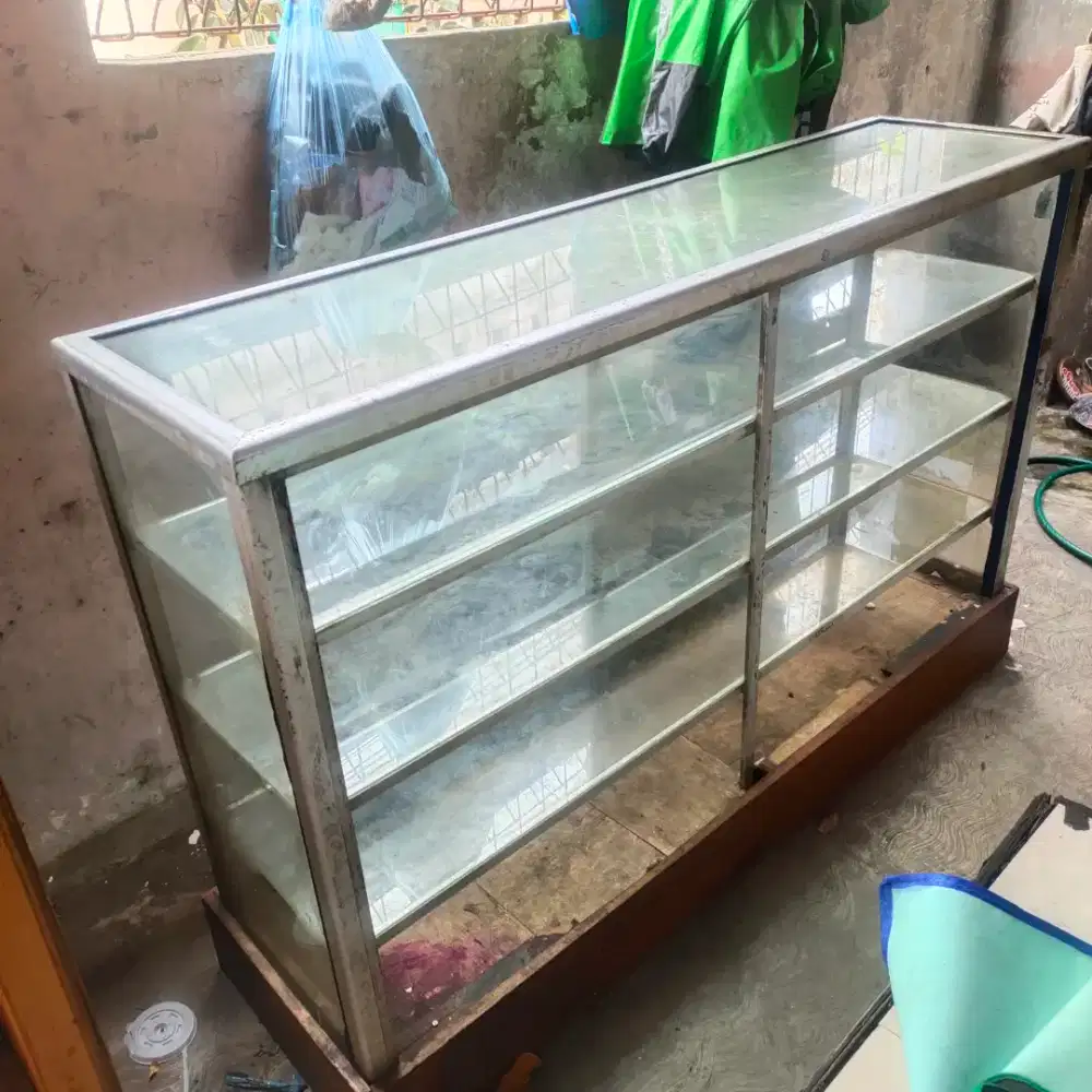 Etalase + lemari bawah