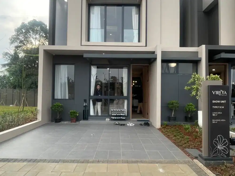 Rumah Terakhir dengan Akses Lengkap Tropis Modern dengan Lokasi Strategis New Vireya