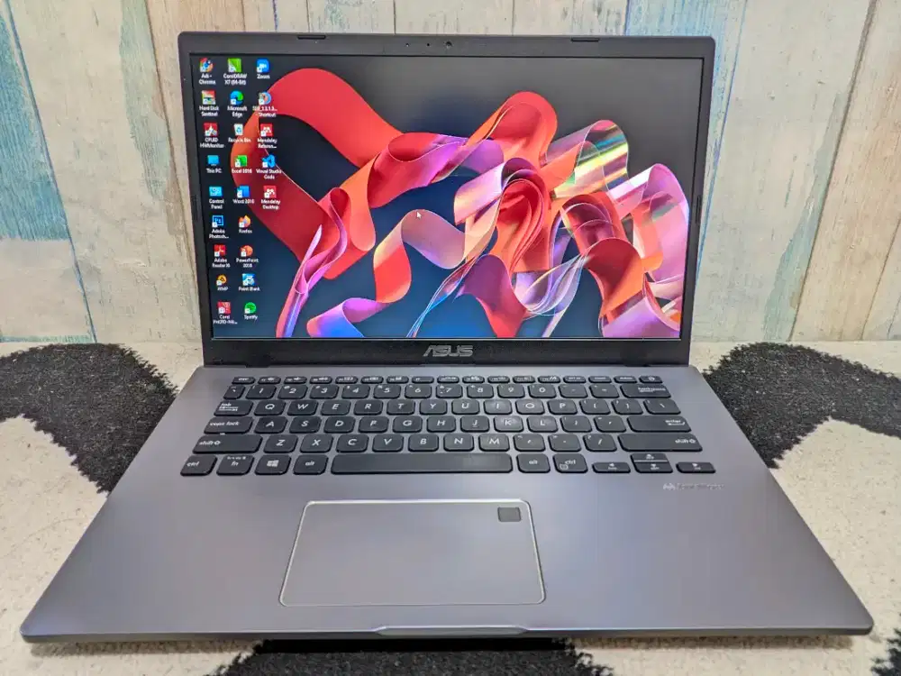 Asus Vivobook Prosesor AMD Athlon Silver 3050U RAM 4GB SSD 256GB