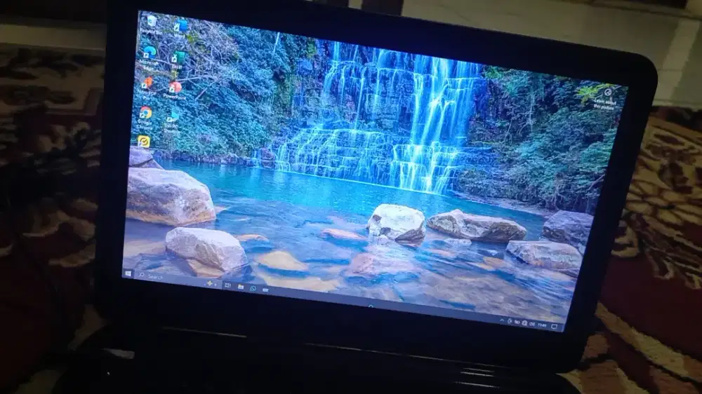 DIJUAL
Laptop merk HP 14 Notebook PC
Buat Anak sekolah/kuliah/Kerja