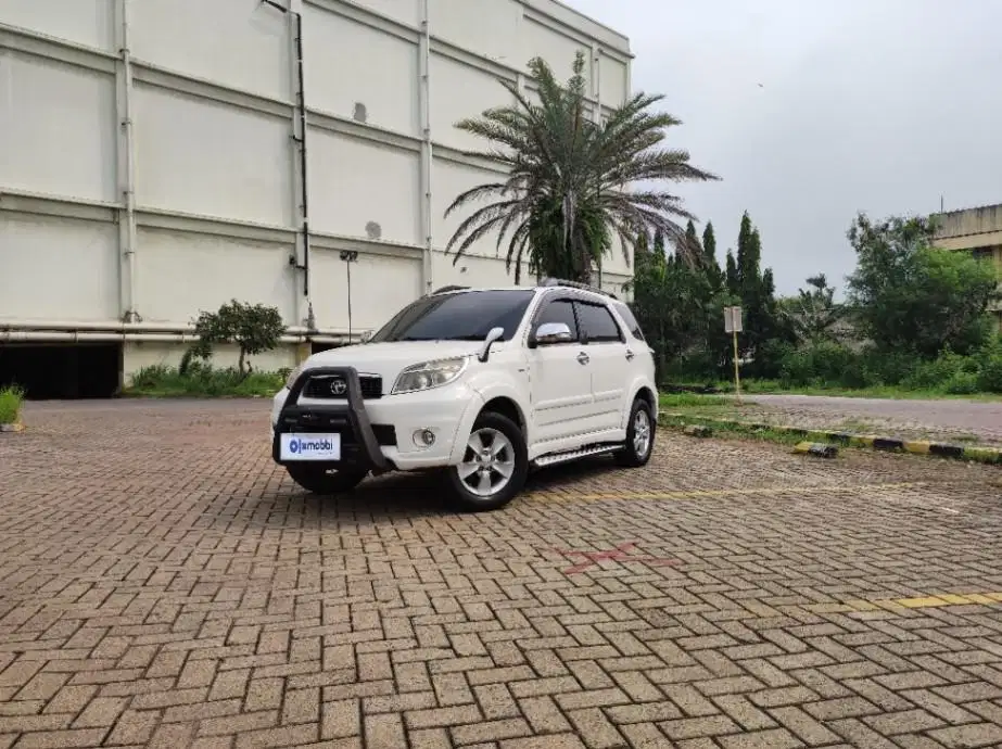 TDP 6,JT Toyota Rush 1.5 G Bensin-AT Putih 2013