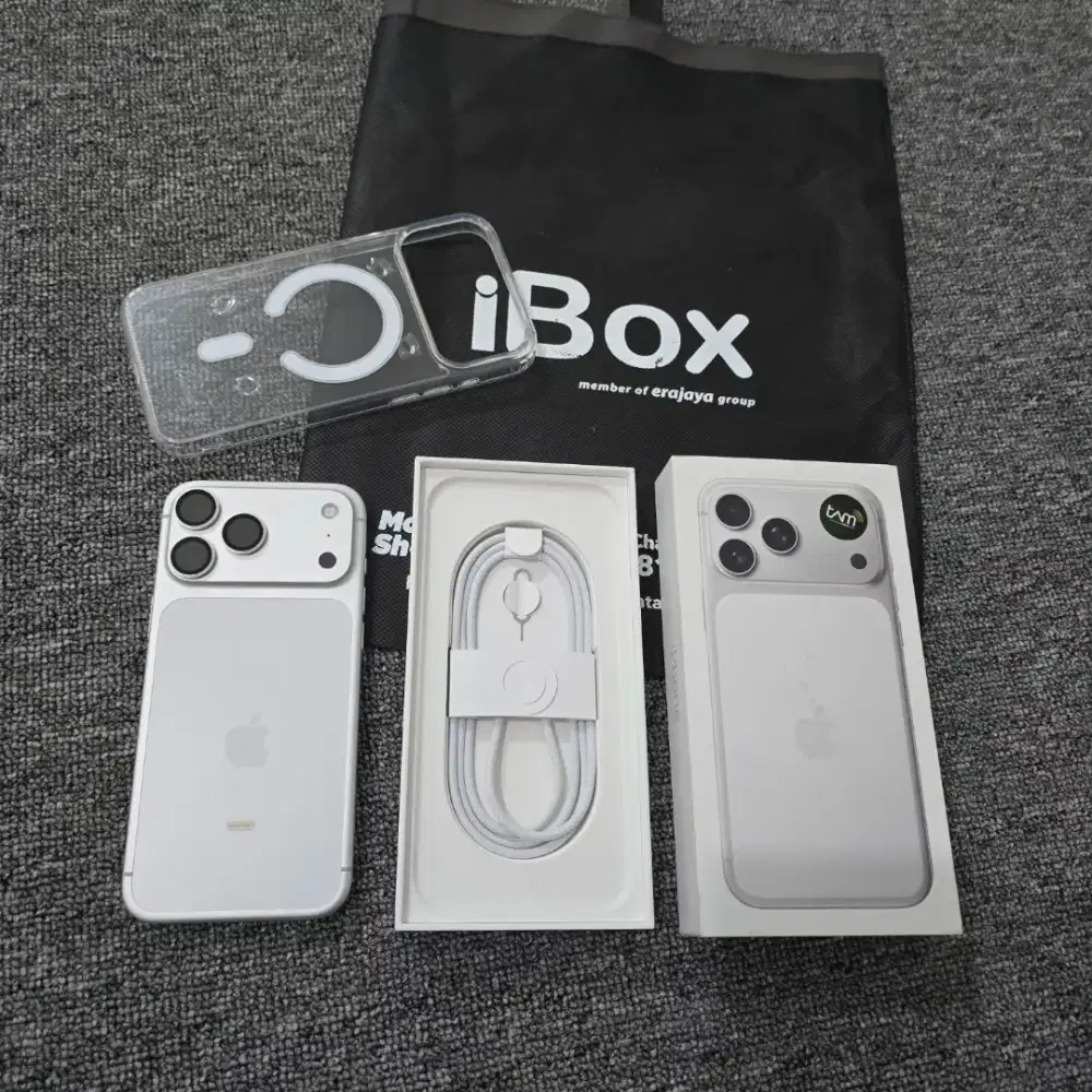 iPhone 17 Pro Max 256GB iBox warna silver
