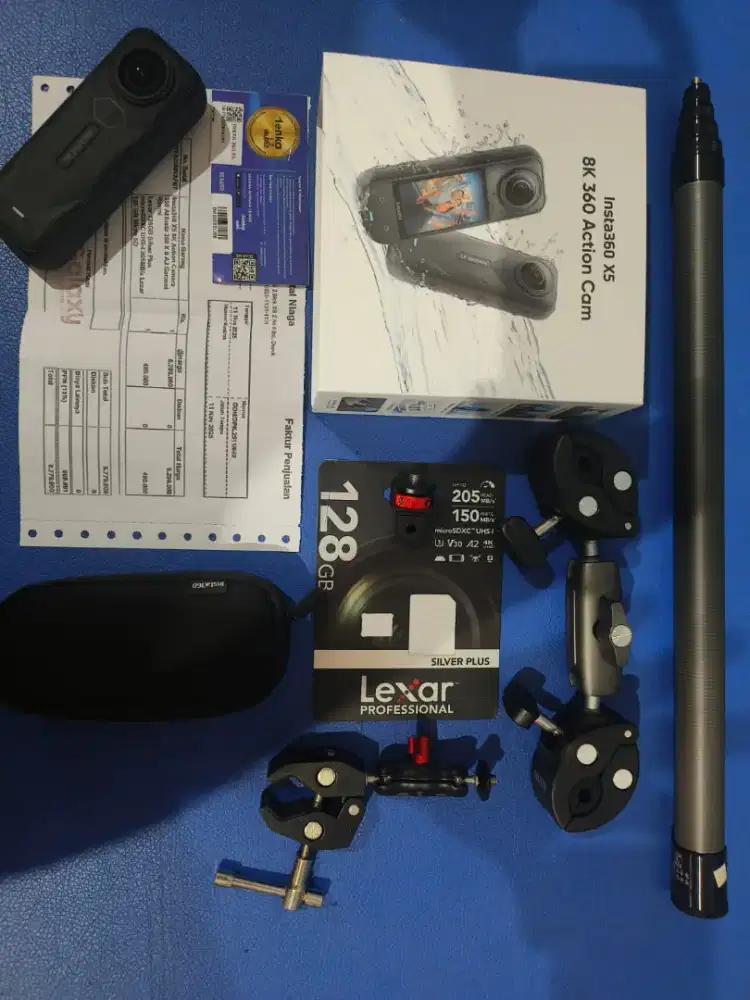 Insta360 X5 + memori 128GB + stick + motorcycle braket