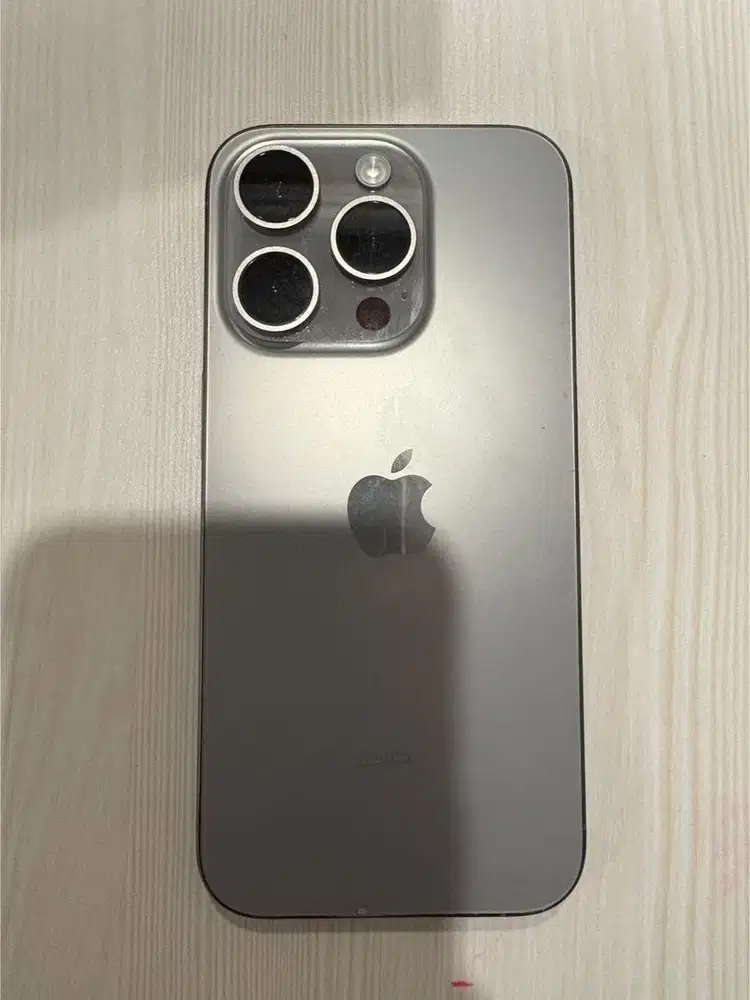 Iphone 15 pro 128gb silver/titanium SECOND FULL SET RESMI ALL SIM AMAN