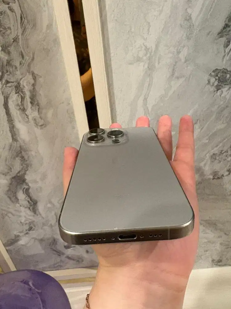 Iphone 15 pro 128gb silver/titanium SECOND FULL SET RESMI ALL SIM AMAN