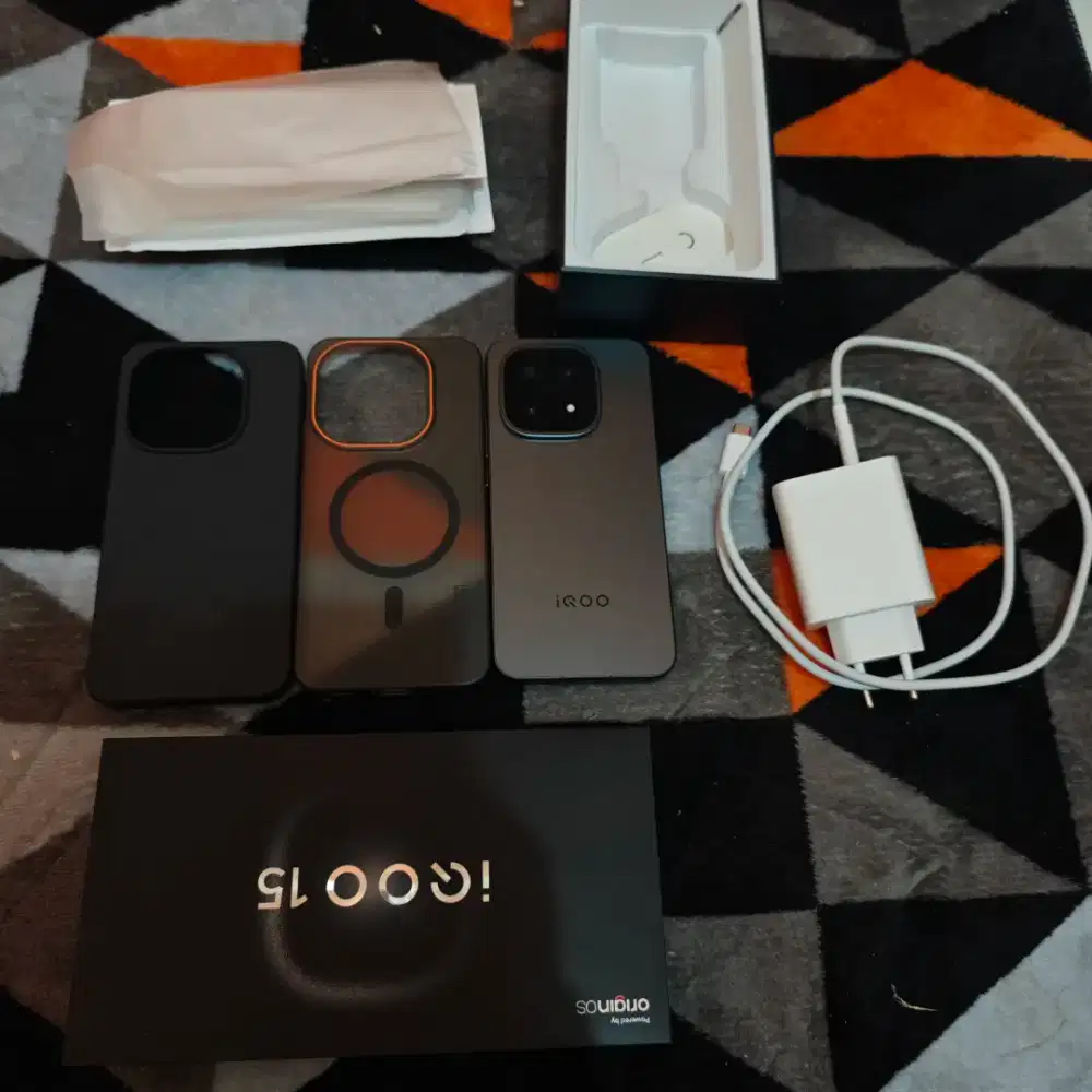 IQOO 15 16/512GB Black umur baru seminggu + BONUS TWS SPEAKER CASE