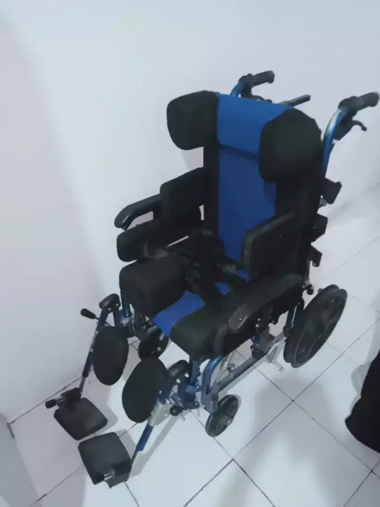 Kursi Roda Untuk ABK