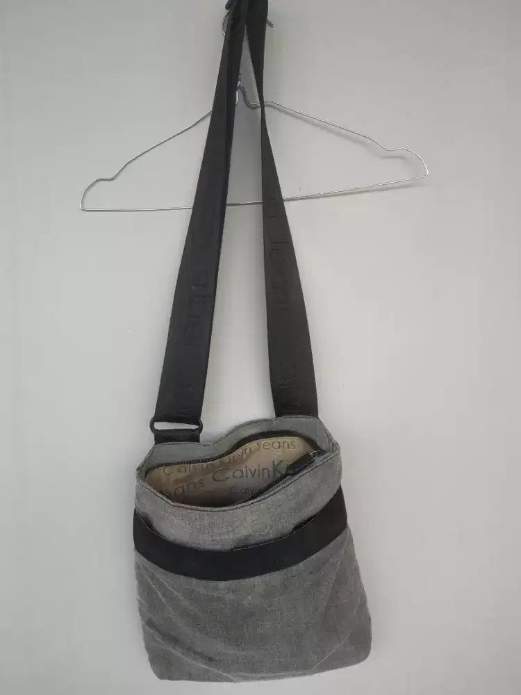 Tas selempang Calvin Klein Original