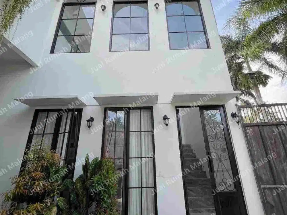 Dijual Cepat Rumah Modern Hook Full Furnish dekat Exit tol Madyopuro Malang
