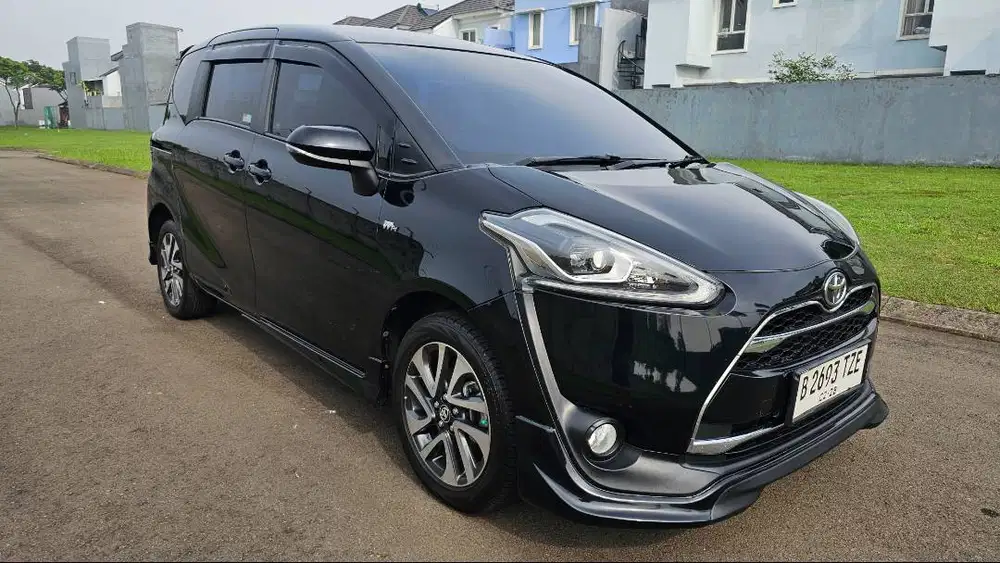 Toyota Sienta 1.5 Q CVT 2017 Hitam KM70Rbuan Full Record No LAKA BANJI