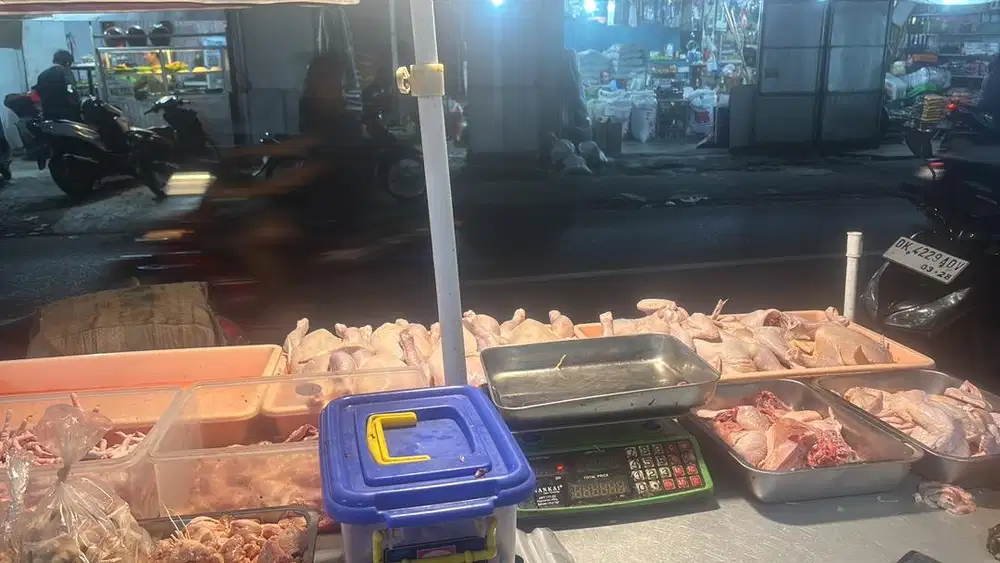 Berjualan Ayam potong