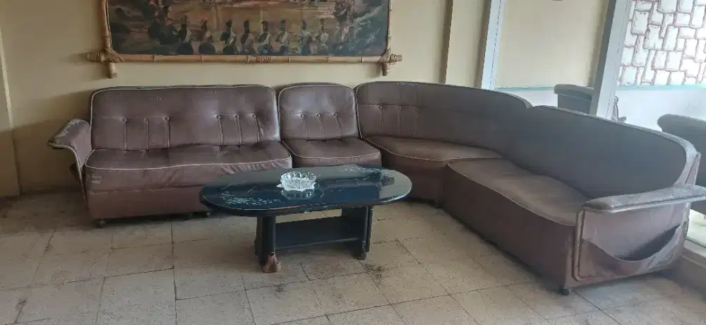 Sofa Set 6 Dudukan (kulit) + Coffee Table warna Coklat