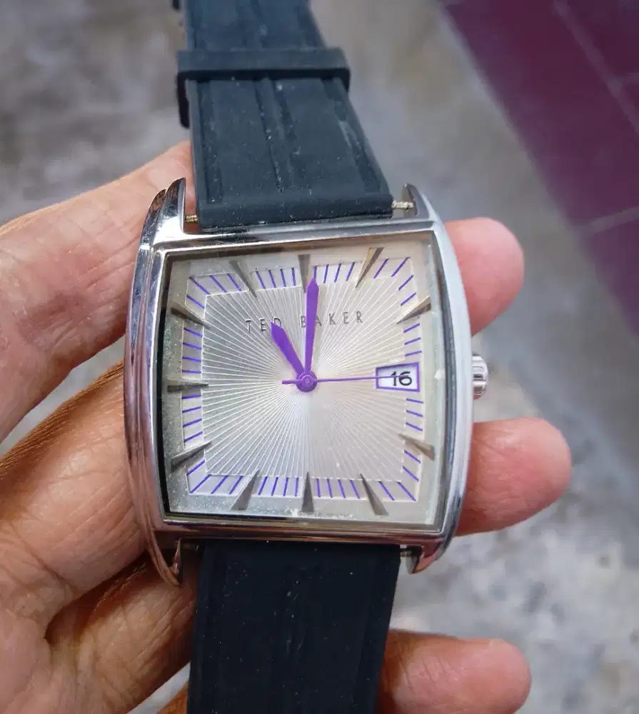 Jam tangan Ted Baker