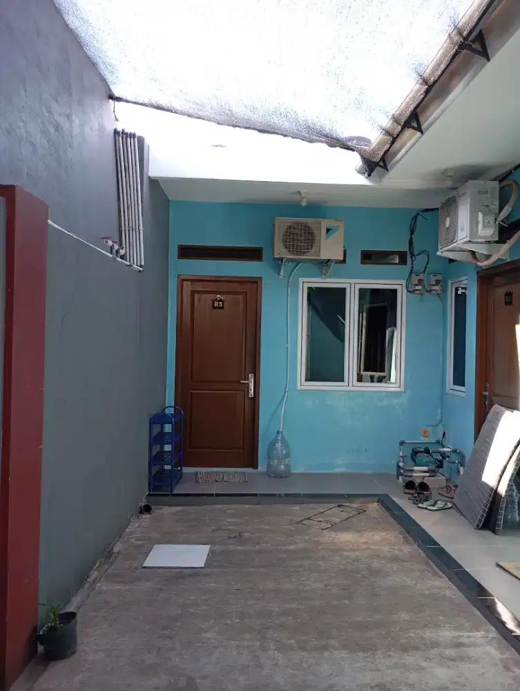 KOSAN AC KHUSUS PEREMPUAN DEPAN RSUD KEBAYORANLAMA(dkt Gandaria City)