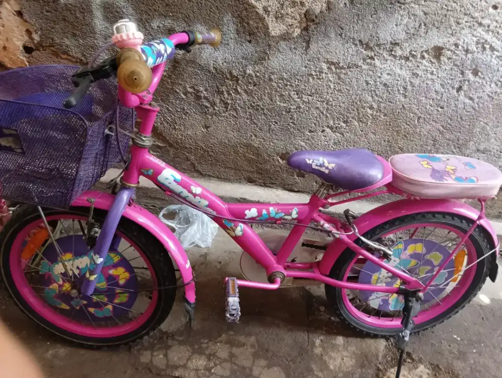 Sepeda anak perempuan