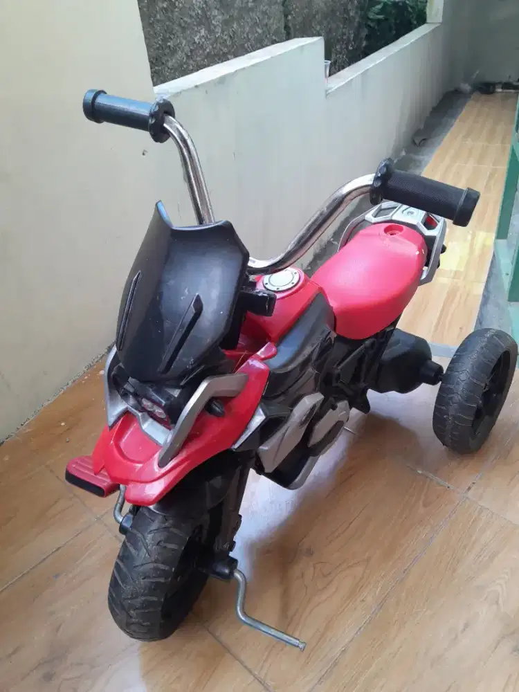 motor roda tiga tanpa aki