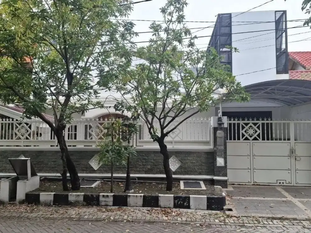 Rumah di Rungkut Asri Timur Surabaya Terawat dan Nyaman Strategis