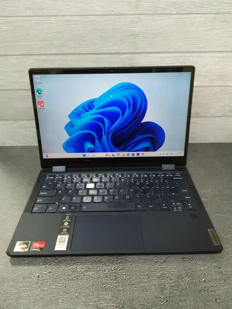 Lenovo Yoga 6 X360 Ryzen 5 4500u Ram 16GB
SSD 512GB