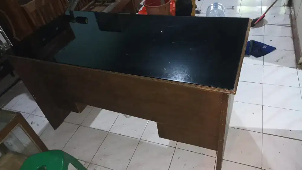 meja kantor bekas murah