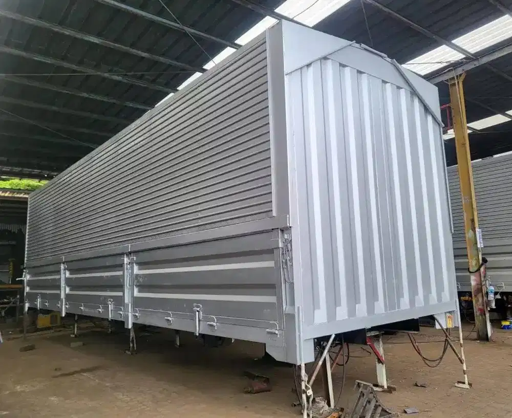 MULUS murah wingbox BARU tronton 6x2 Mercedes Benz Axor Super long