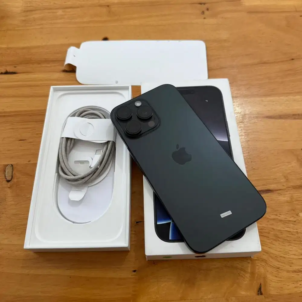 iPhone 16 Pro Max 256GB Black Titanium Garansi Resmi indonesia 9 Bulan