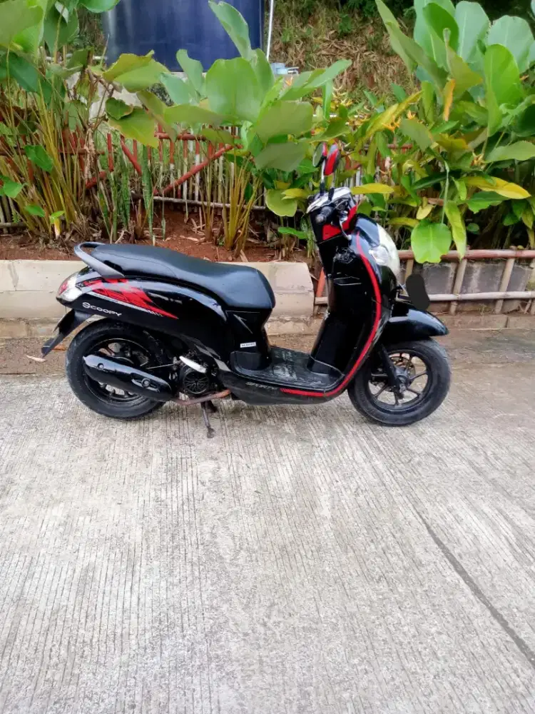 Scoopy donat 2018 hitam