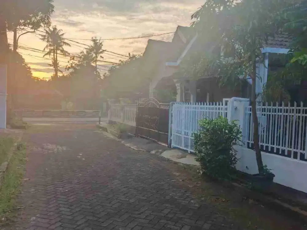dijual cepet rumah harga di bawah harga pasar di Pamulang Tangerang selatan