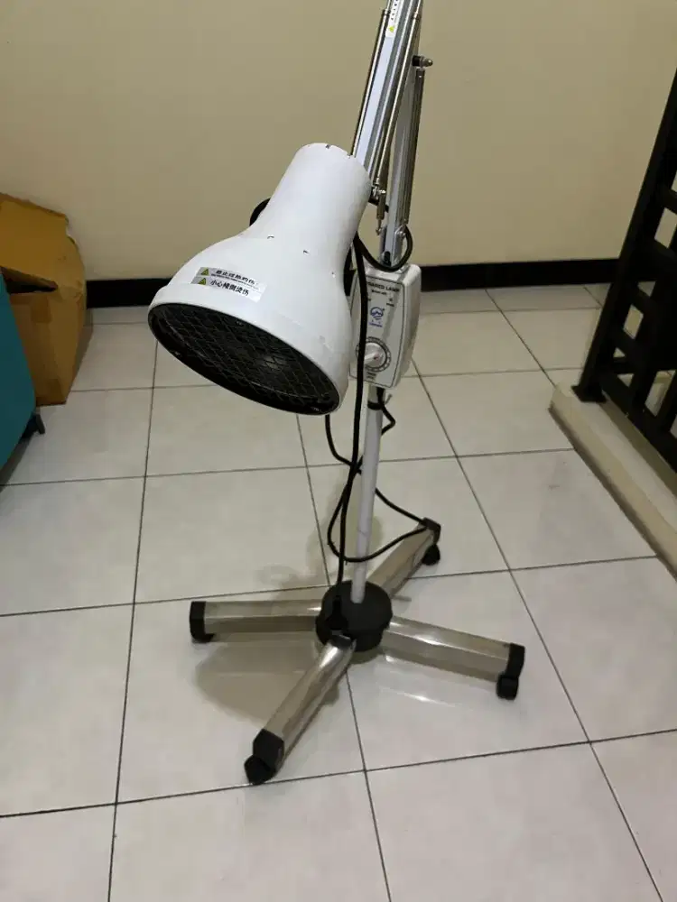 Lampu Infrared fisioterapi