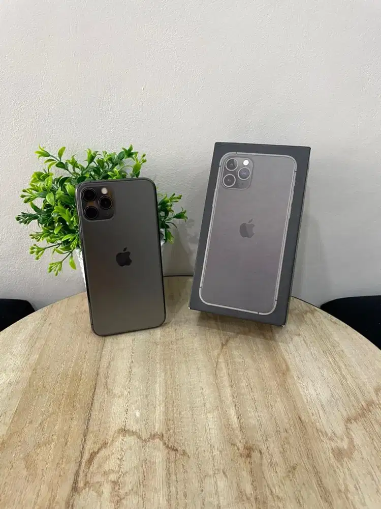 IPhone 11 Pro 256GB Midnight Gray mulus Fullset BH 90% Sinyal Permanen