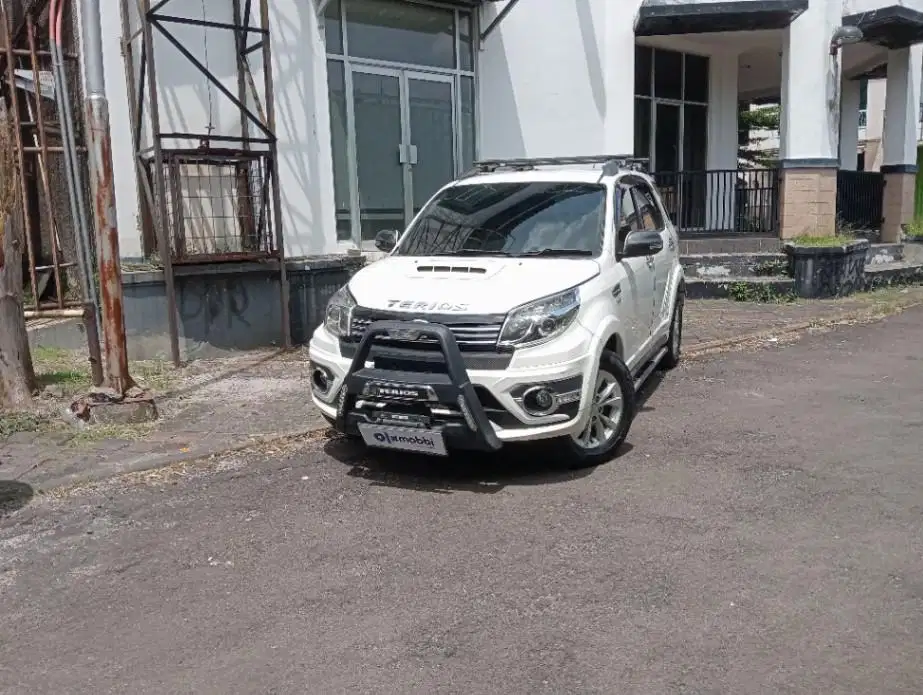 Pajak Panjang - DAIHATSU TERIOS 1.5 ADVENTURE R BENSIN M/T 2016 PUTIH