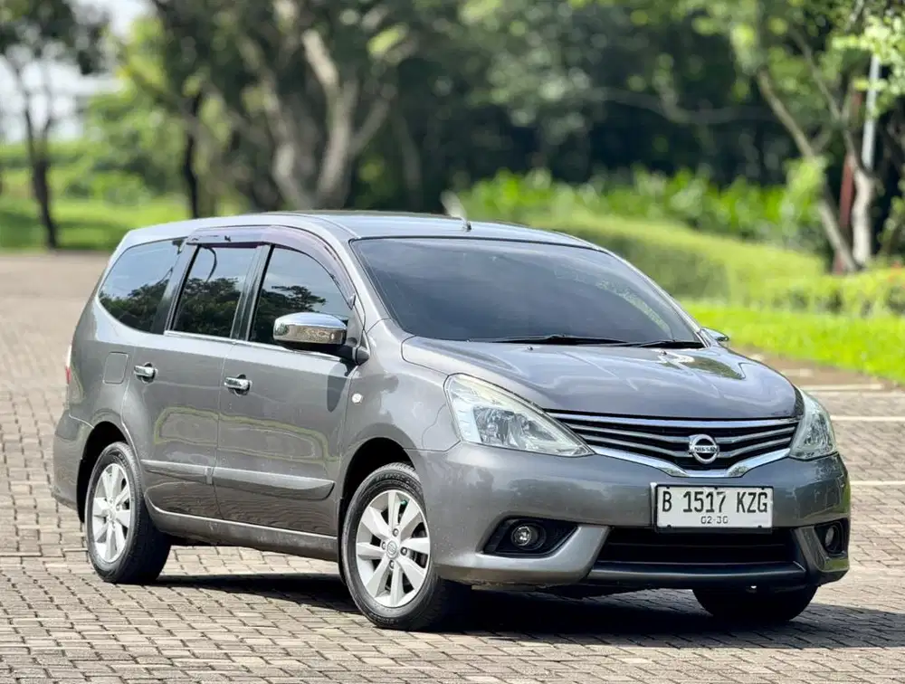 DP 4 jt! Km 90rb! Nissan Grand Livina XV Matic 2014 Facelift Antik!!