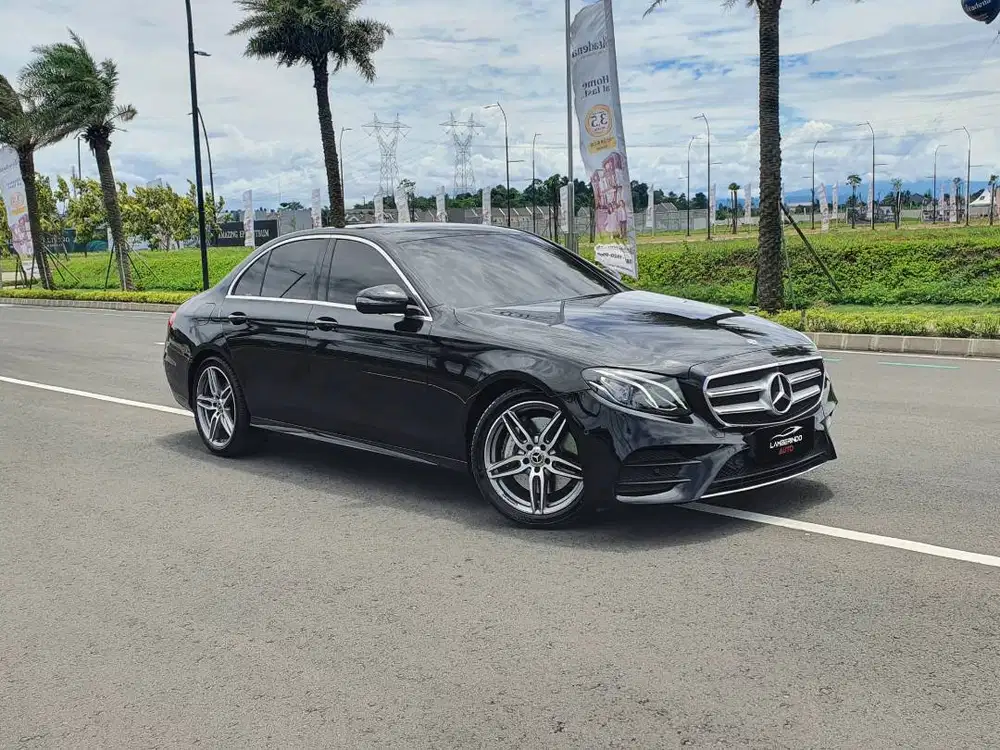MERCEDES BENZ E300 AMG 2018 W213 HITAM 2017 / E350 / 530i G30
