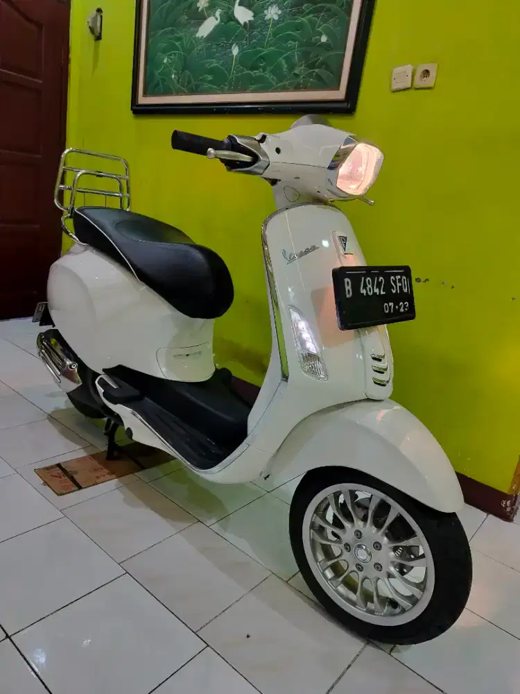Vespa sprint 150 ABS kilometer baru 2 ribu perak BS TT
