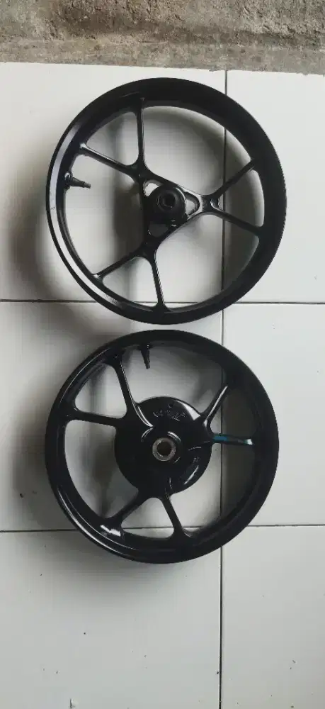 Velg depan belakang original Yamaha Lexi old