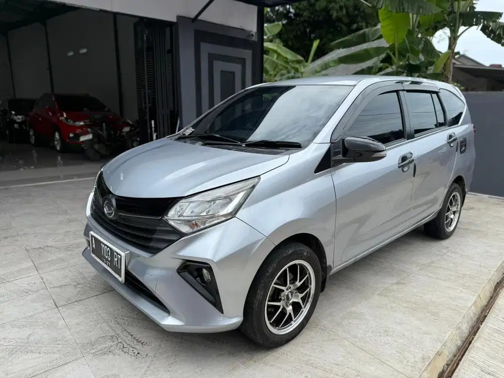 Daihatsu Sigra R Automatic 2022 Silver