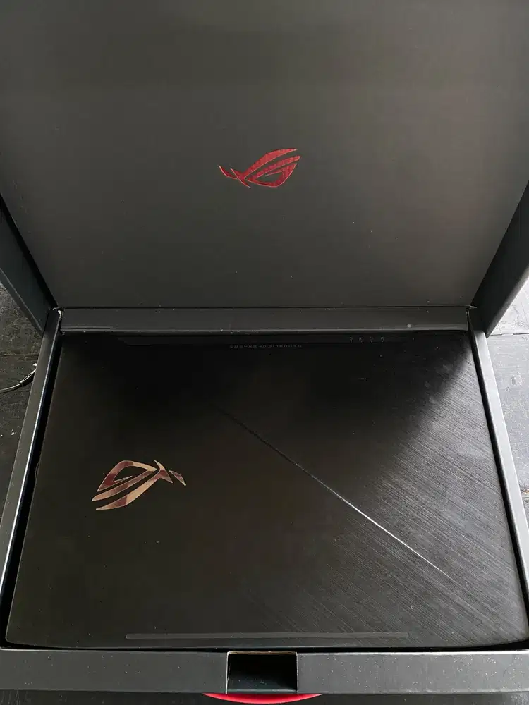 ASUS ROG GL503GE - EN023T ( i7 - GTX 1050Ti - RAM 16GB - SSD 256GB )