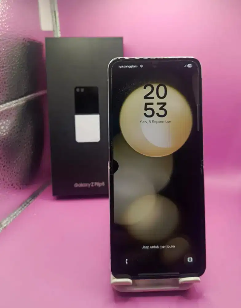 SAMSUNG Z FLIP 5 5G RAM 8/256GB ORIGINAL SEIN MULUS FULLSHET 

TAMPILA