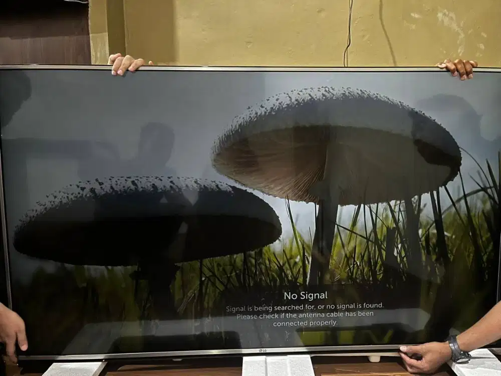 DIJUAL TV LG UHD AI THINQ SMART webOS ORI