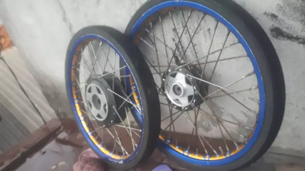 Pelek jari jari keluarga honda