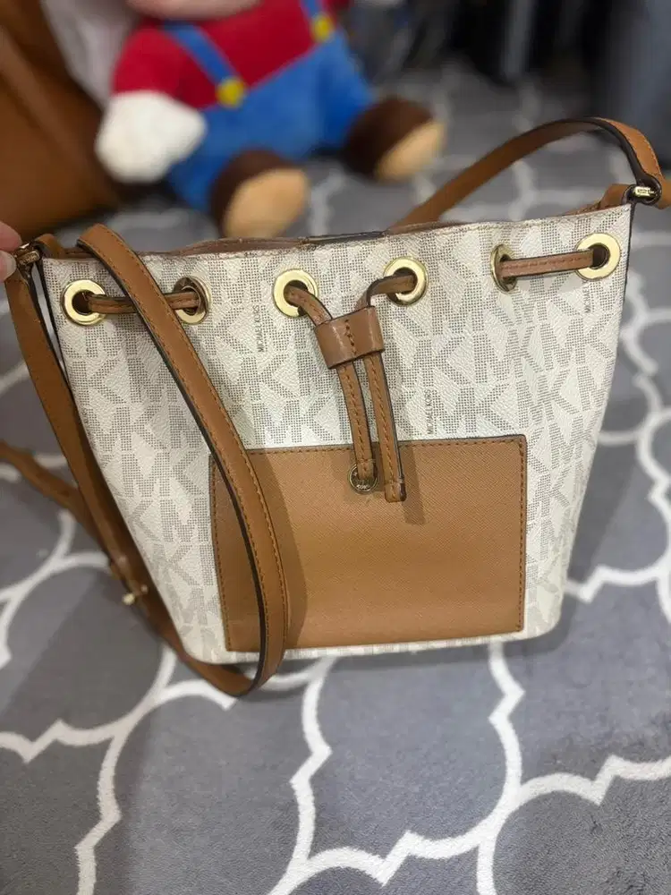 Preloved tas MK bucket / sling / cross bag