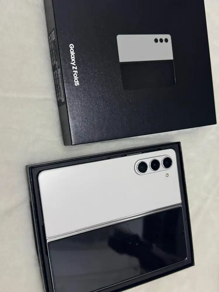 Samsung fold 5 12/256 lengkap