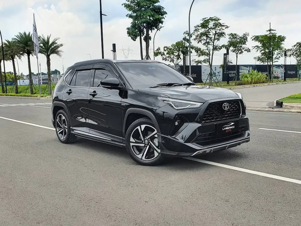 TOYOTA YARIS CROSS 1.5 GR TSS HYBRID 2024 HITAM 2023