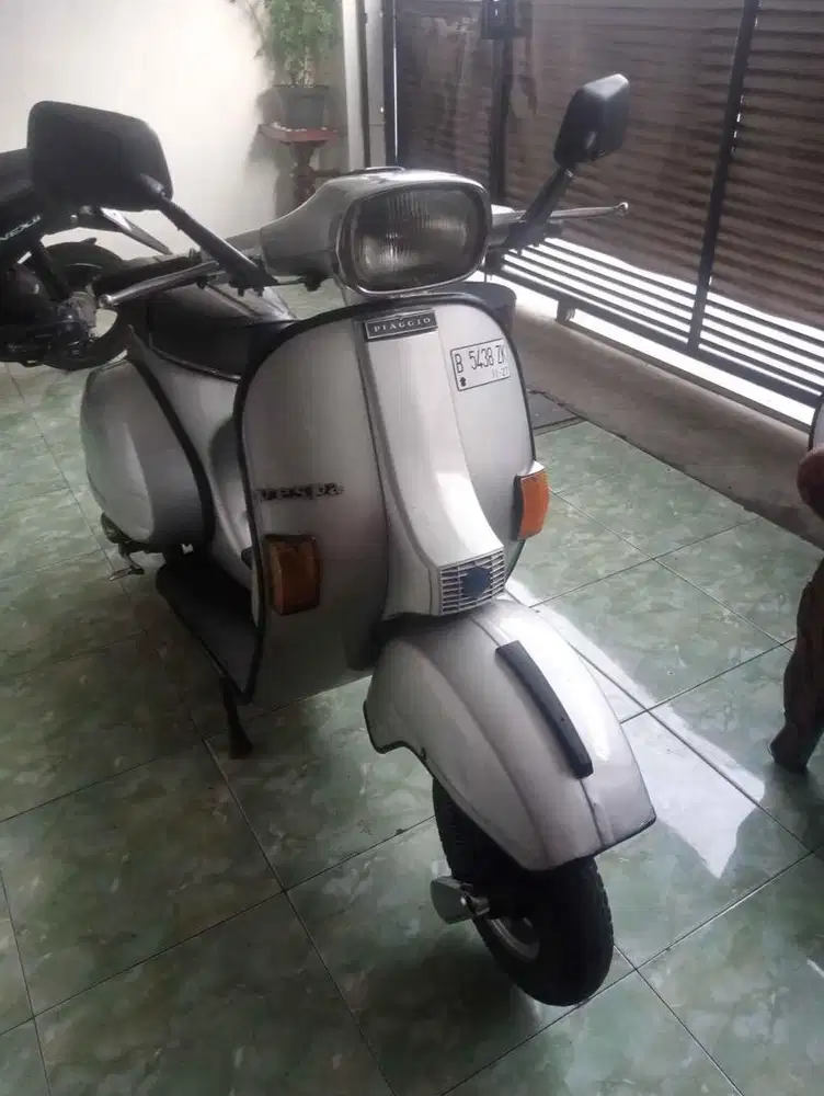 Vespa P150S PS 1882